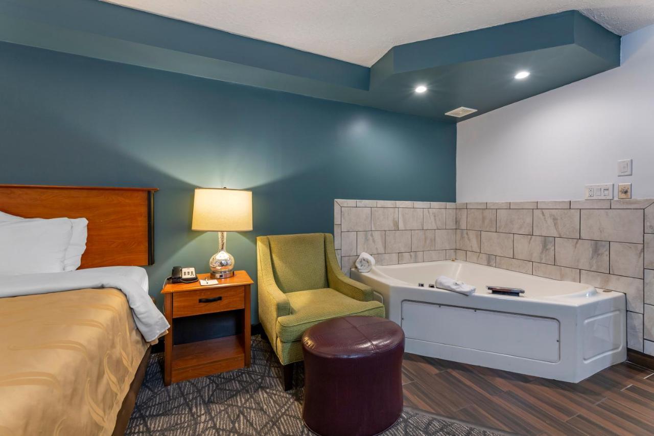 Quality Inn Austintown-Youngstown West Ngoại thất bức ảnh