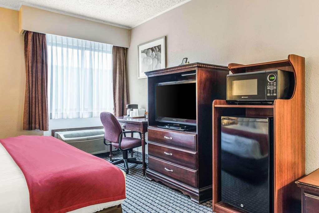 Quality Inn Austintown-Youngstown West Phòng bức ảnh