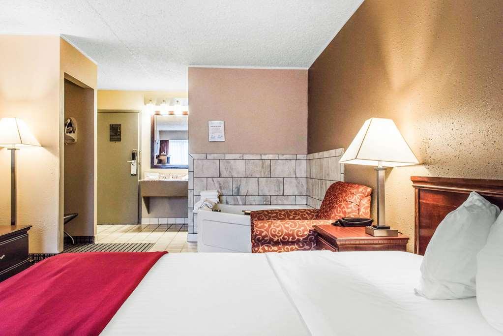 Quality Inn Austintown-Youngstown West Ngoại thất bức ảnh